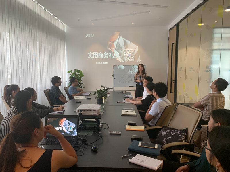 維納森模型公司商務(wù)禮儀培訓(xùn)